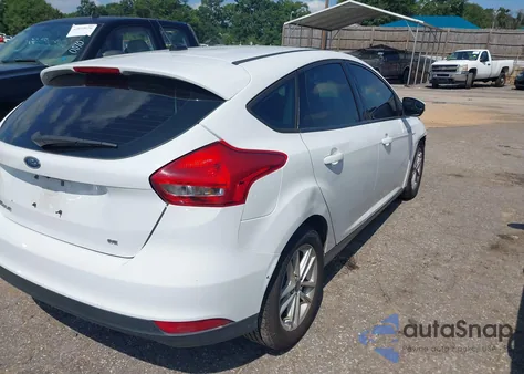 2017 Ford Focus Se z USA, uszkodzony, nr VIN 1FADP3K28HL225327